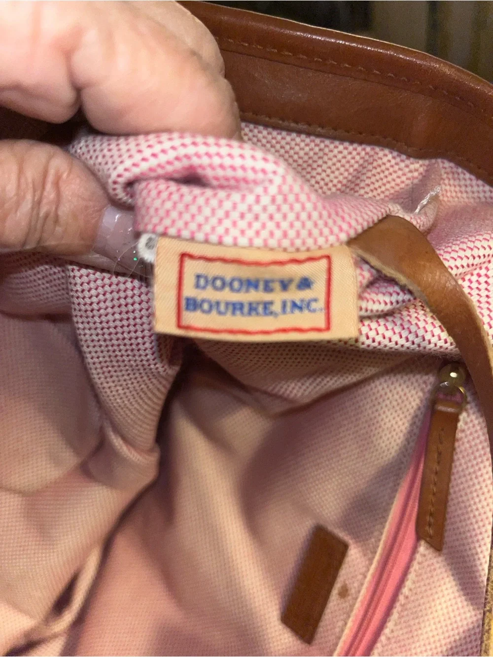 EUC Authentic Dooney&Bourke signature canvas and leather handbag